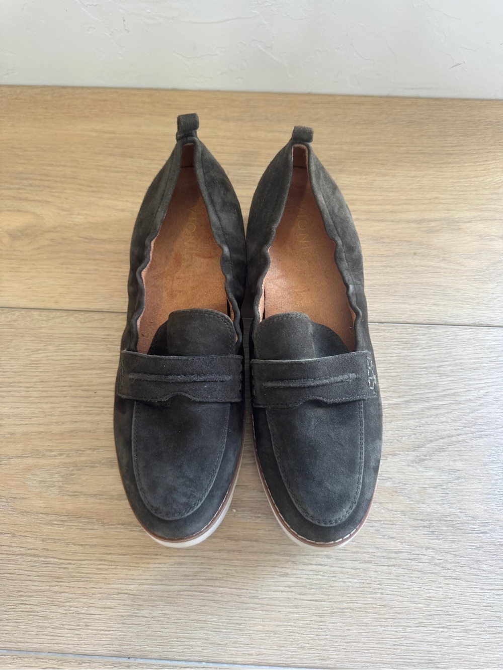 Vionic Cynthia II Grey Loafer Size 8